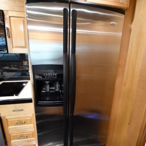 2004prevostroyalexlii_mot072524-13