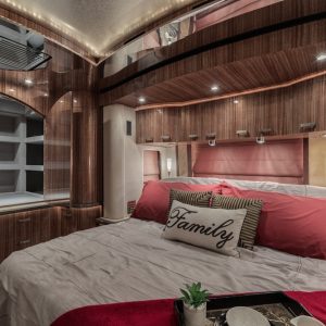 2009prevostparliamentxlii_miller070124-17